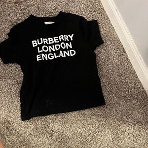 Burberry tshirt